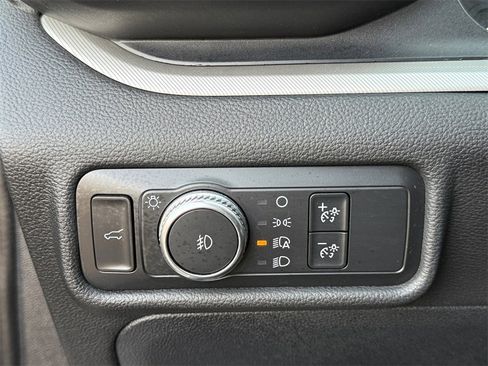 Used 2020 Ford Explorer XLT w/ Equipment Group 202A image 20