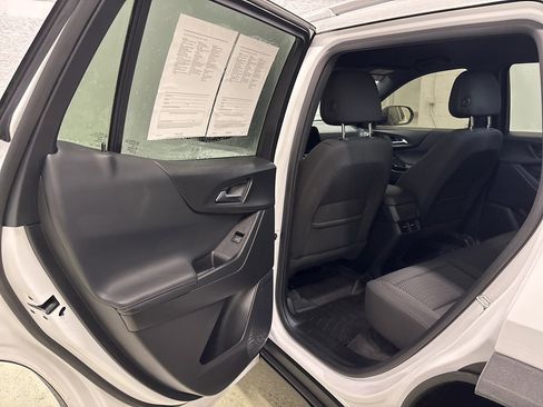 Used 2025 Chevrolet Equinox LT w/ Safety and Technology Package image 27