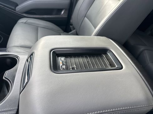 Used 2016 Chevrolet Suburban LT w/ Luxury Package image 58