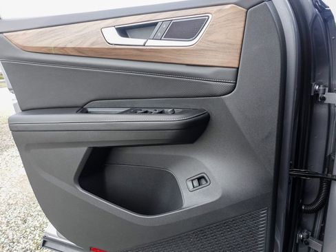 New 2026 Volkswagen Atlas SE image 14