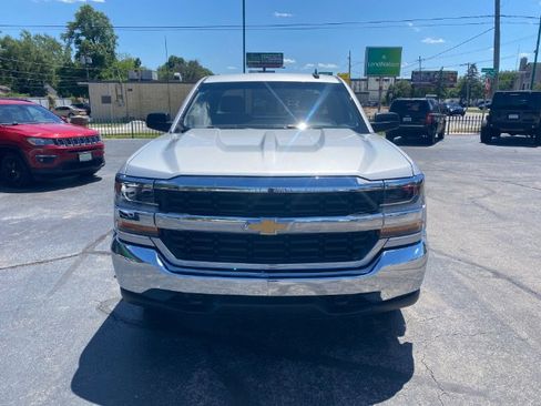 Used 2017 Chevrolet Silverado 1500 W/T w/ WT Convenience Package AWD/4WD image 2