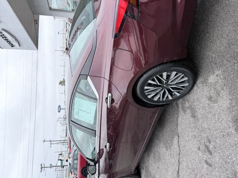 Used 2024 Nissan Altima 2.5 SV w/ SV Premium Package image 10