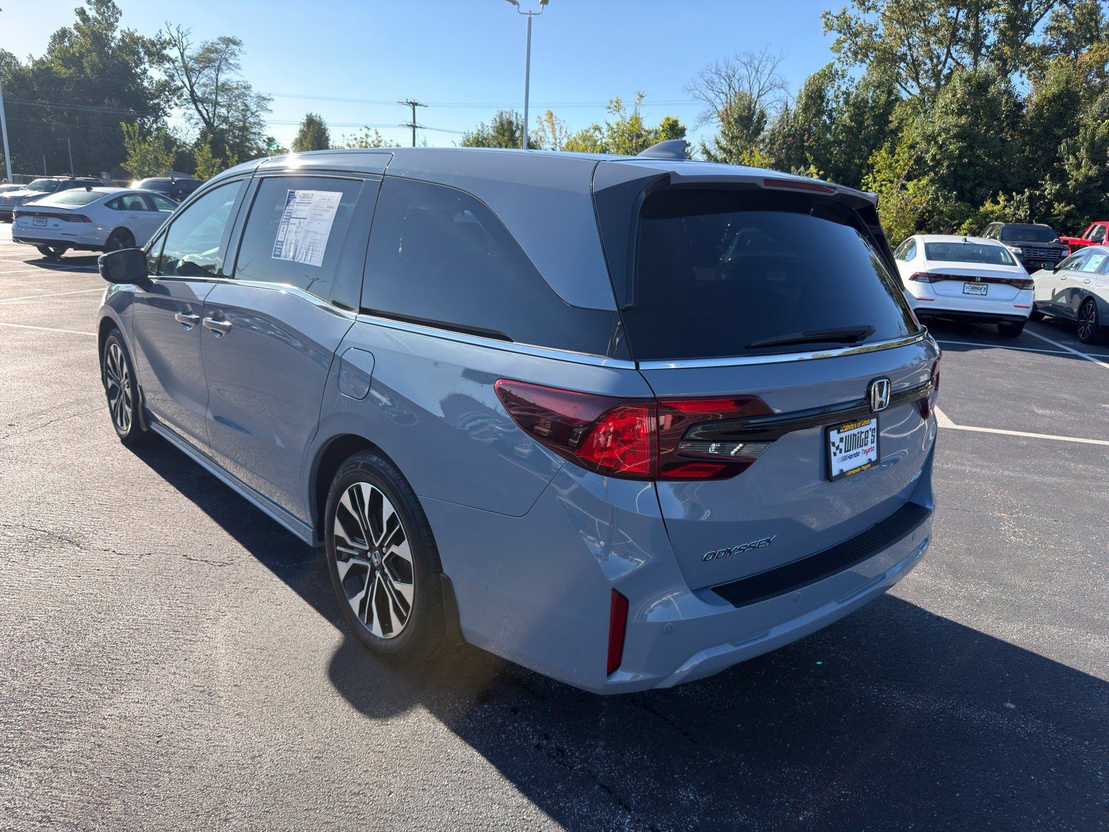 Used 2025 Honda Odyssey Elite image 4