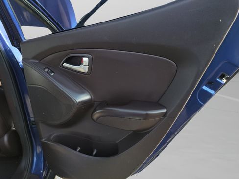 Used 2011 Hyundai Tucson GLS image 26