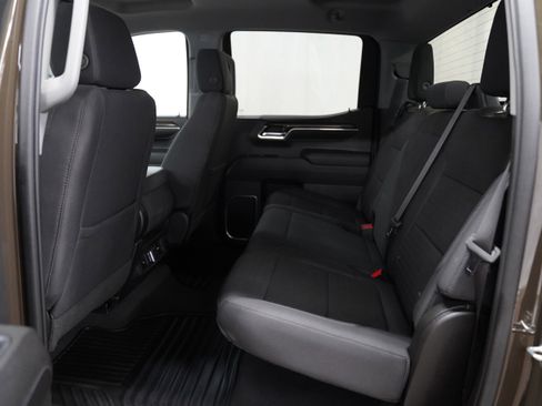 Used 2023 Chevrolet Silverado 1500 LT AWD/4WD image 5