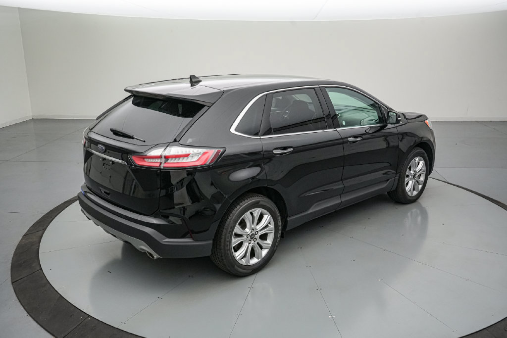 Certified 2023 Ford Edge Titanium AWD/4WD image 4