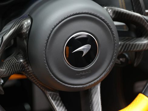 Used 2019 McLaren 570S Spider RWD image 27
