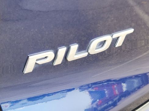 Used 2018 Honda Pilot Elite image 8