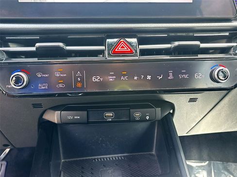 Used 2023 Kia Niro Wind FWD image 16