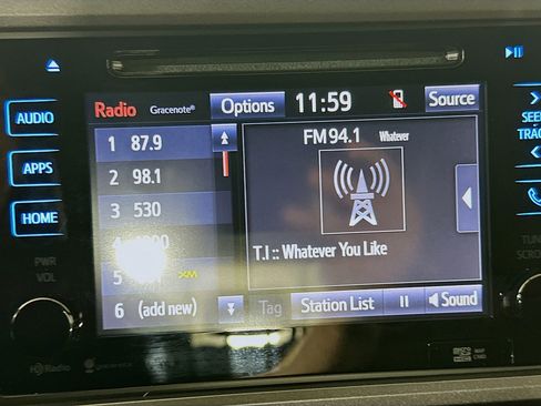 Used 2017 Toyota Tacoma TRD Off-Road w/ Premium & Technology Package image 21