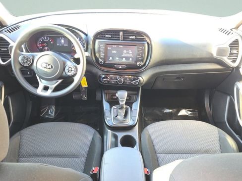 Used 2020 Kia Soul LX image 10