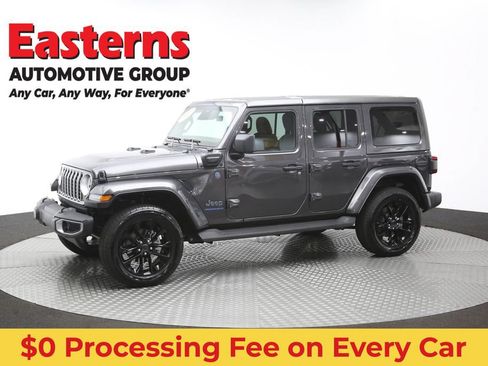 Used 2025 Jeep Wrangler Unlimited Sahara AWD/4WD image 57