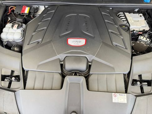 Certified 2019 Porsche Cayenne Turbo AWD/4WD image 26
