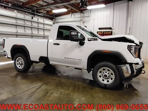 Used 2025 GMC Sierra 2500 Pro w/ 1SA Pro Safety Plus Package AWD/4WD image 2