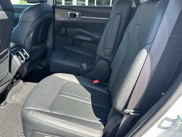Used 2023 Kia Sorento EX AWD/4WD image 15
