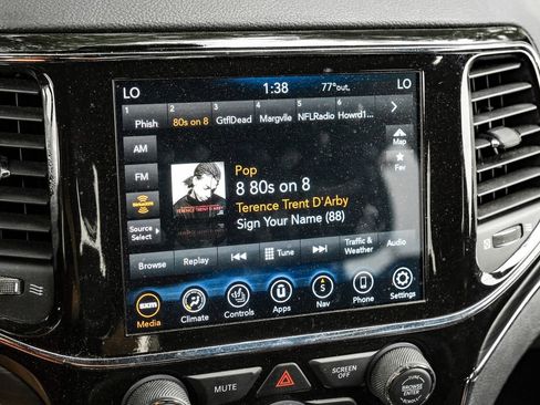 Used 2022 Jeep Grand Cherokee Limited w/ Tech Group image 38