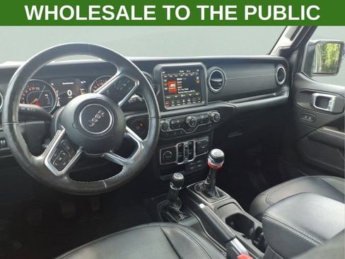 Used 2019 Jeep Wrangler Unlimited Sahara AWD/4WD image 13