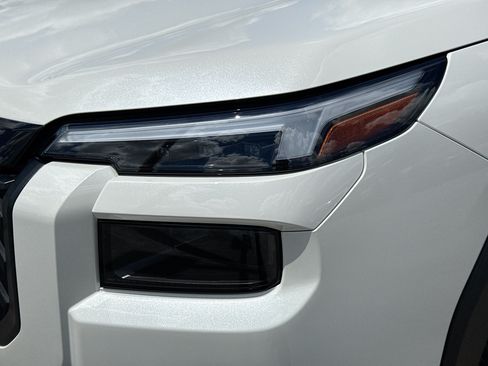 New 2026 Subaru Outback Limited AWD/4WD image 9