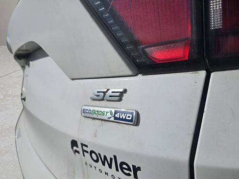 Used 2018 Ford Escape SE image 11
