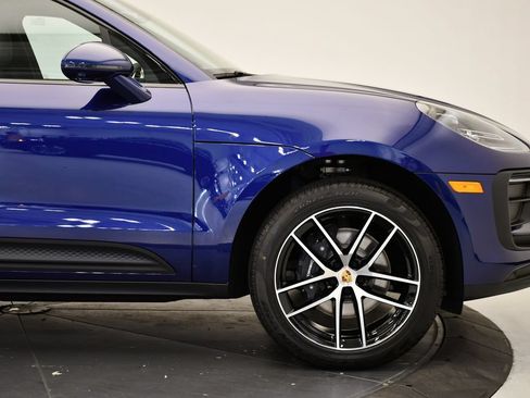 Certified 2026 Porsche Macan AWD/4WD image 12