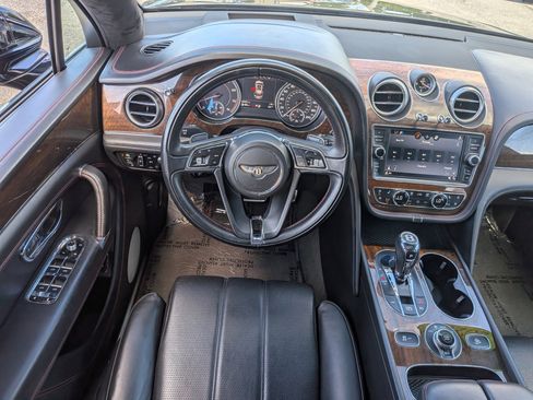 Used 2020 Bentley Bentayga AWD/4WD image 18