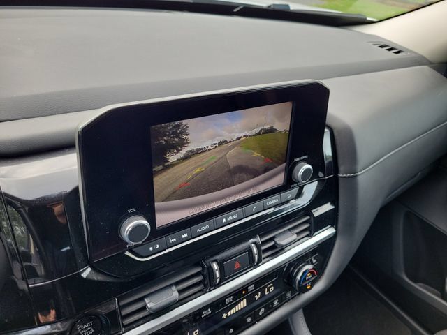 Used 2025 Nissan Pathfinder SV FWD image 28