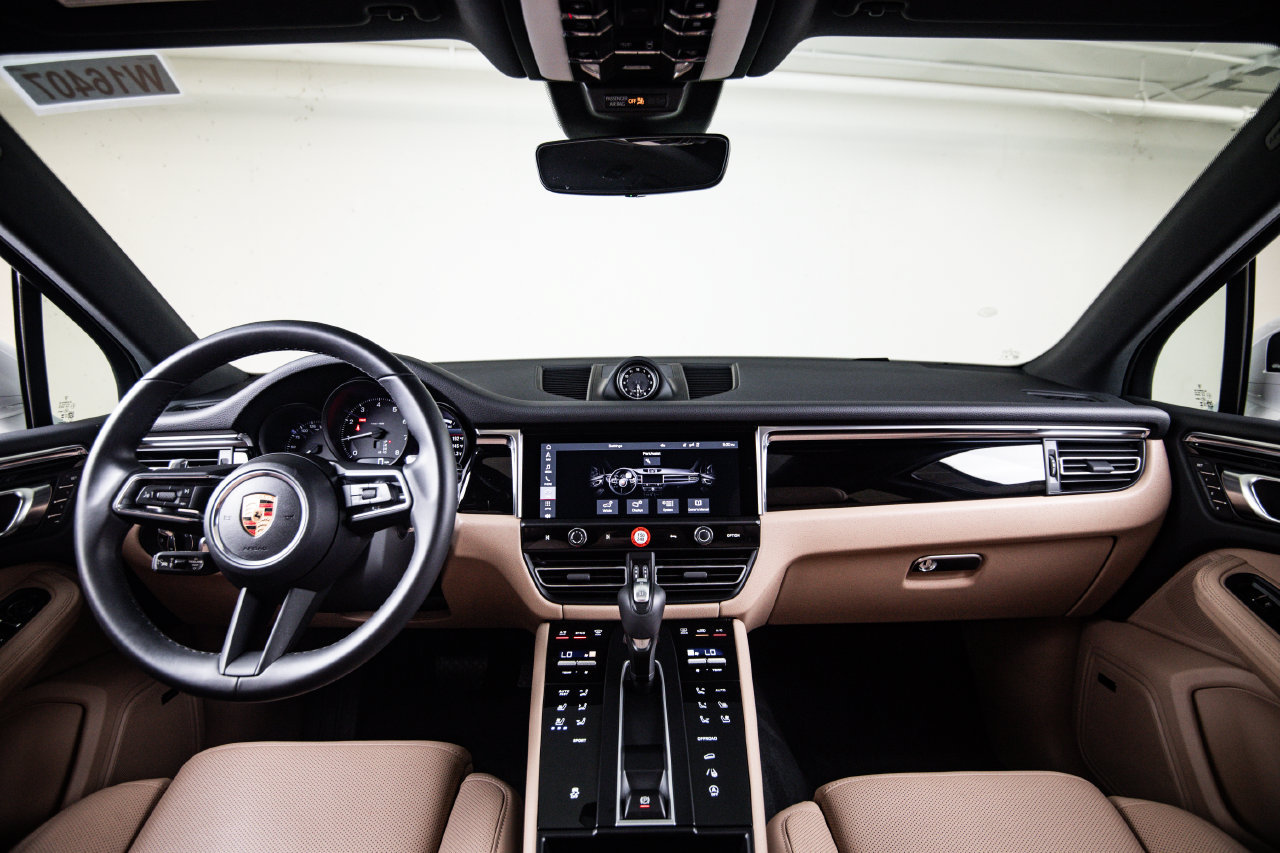 Certified 2026 Porsche Macan AWD/4WD image 25
