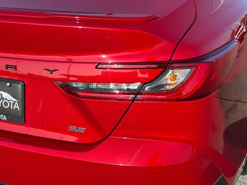 Used 2025 Toyota Camry SE image 18