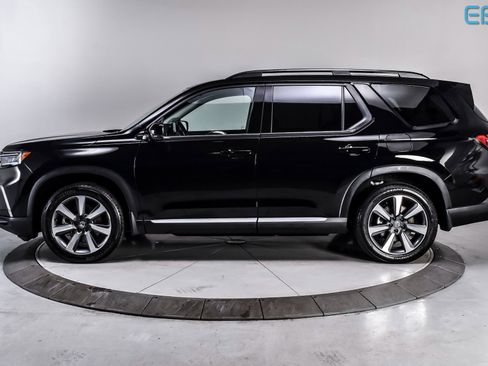 Used 2025 Honda Pilot Elite image 3
