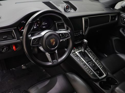 Used 2018 Porsche Macan GTS image 6