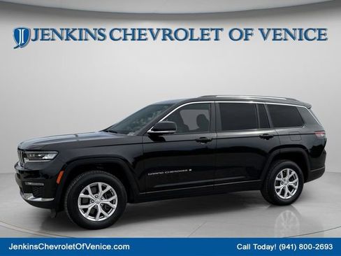 Used 2022 Jeep Grand Cherokee L Limited w/ Luxury Tech Group II image 11