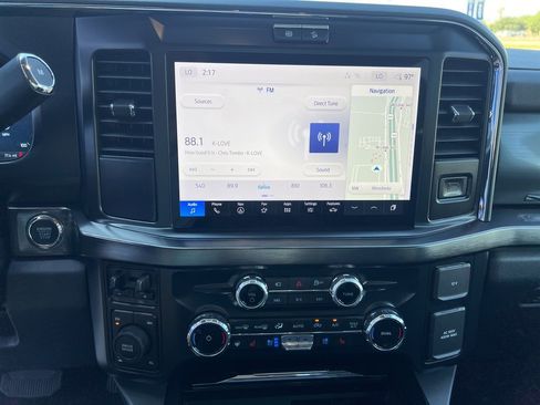 New 2026 Ford F250 Lariat w/ Black Appearance Package image 18