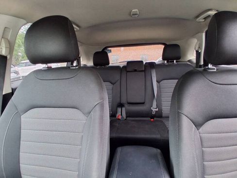 Used 2018 Ford Edge SE FWD image 11