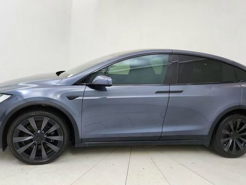 Used 2022 Tesla Model X image 3