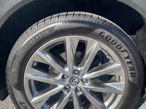 Used 2017 MAZDA CX-9 Signature image 32