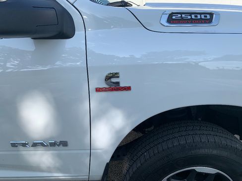 Used 2026 RAM 2500 Laramie AWD/4WD image 29