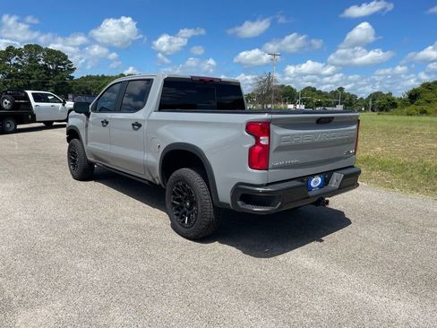 Used 2025 Chevrolet Silverado 1500 ZR2 w/ Technology Package AWD/4WD image 3