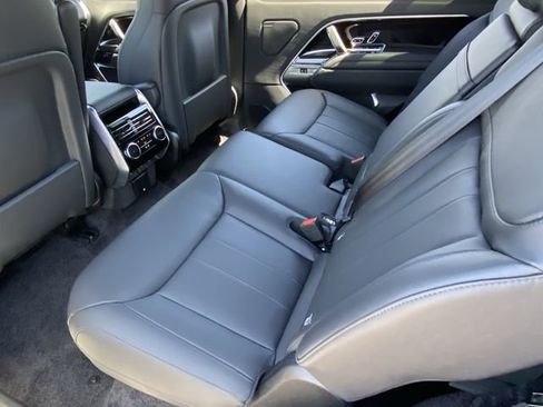 New 2025 Land Rover Range Rover Long Wheelbase SE image 15