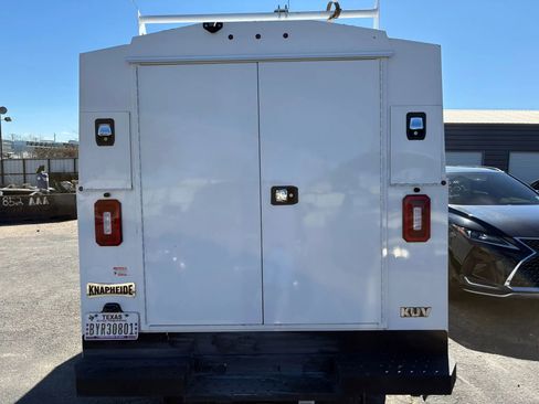 Used 2019 Chevrolet Express 3500 w/ Power Convenience Package image 6