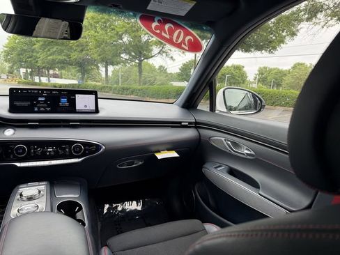 Used 2023 Genesis GV70 2.5T w/ Sport Prestige Package AWD/4WD image 45