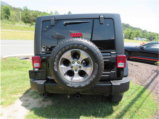 Used 2018 Jeep Wrangler Unlimited Sahara w/ Max Tow Package AWD/4WD image 19