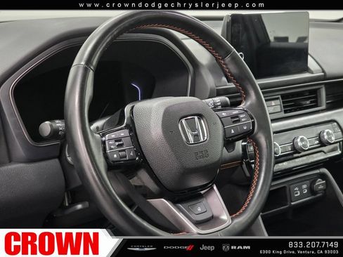 Used 2025 Honda Pilot TrailSport image 25