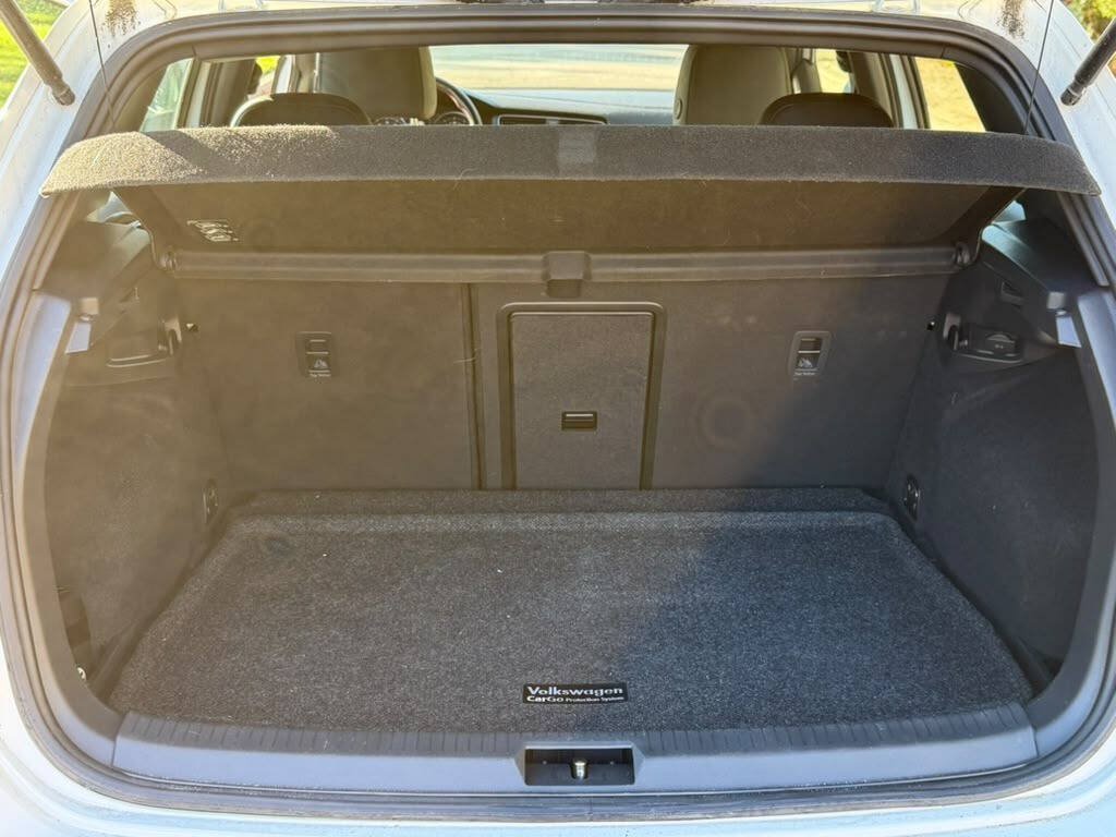 Used 2017 Volkswagen GTI SE FWD image 16