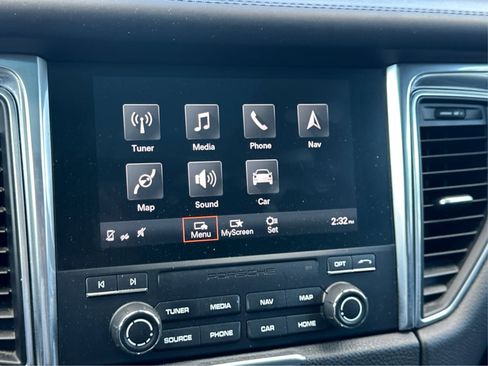 Used 2018 Porsche Macan GTS w/ Premium Package Plus image 42