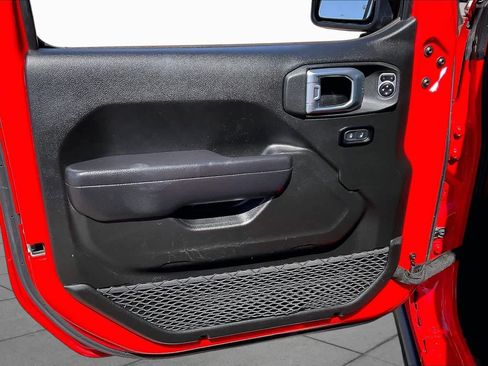 Used 2024 Jeep Wrangler Unlimited Rubicon AWD/4WD image 21