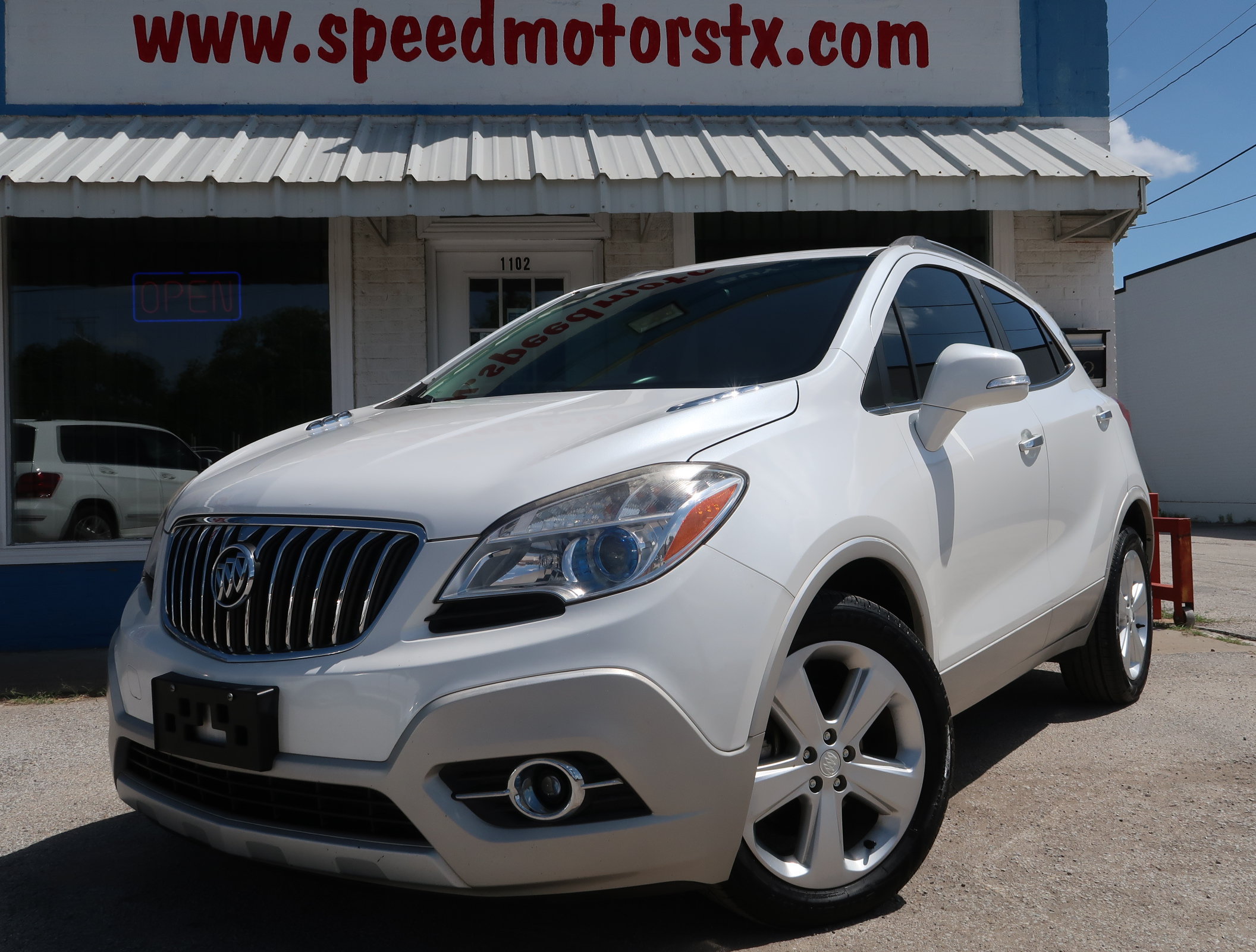 Used 2015 Buick Encore Convenience FWD image 1