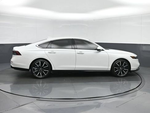 Used 2023 Honda Accord Touring image 8