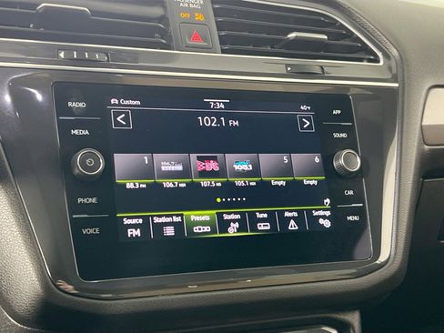 Used 2023 Volkswagen Tiguan SE R-Line image 14