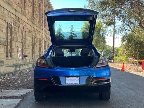 Used 2017 Chevrolet Volt LT w/ Comfort Package image 26