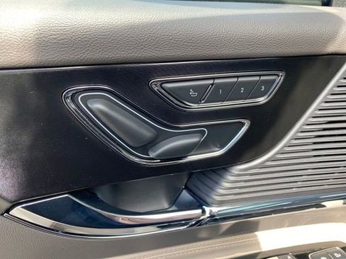 Used 2022 Lincoln Corsair AWD w/ Premium Package image 14